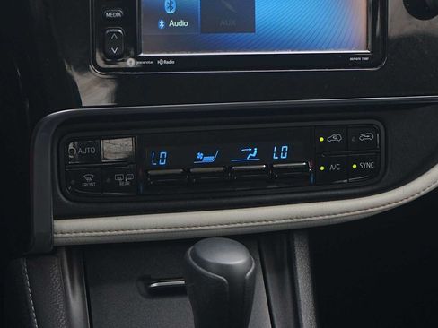 Used 2018 Toyota Corolla iM FWD image 21