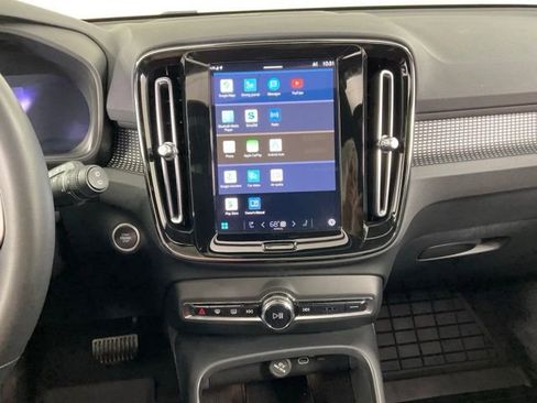 Certified 2023 Volvo XC40 B5 Ultimate w/ Protection Package Premier image 20