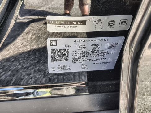 Used 2026 GMC Acadia Elevation w/ Elevation Premium Package FWD image 34