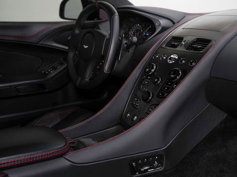 Used 2014 Aston Martin Vanquish Coupe RWD image 32