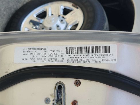 Used 2014 RAM 2500 SLT AWD/4WD image 26
