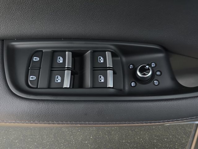 Used 2023 Audi Q7 2.0T Premium Plus AWD/4WD image 32
