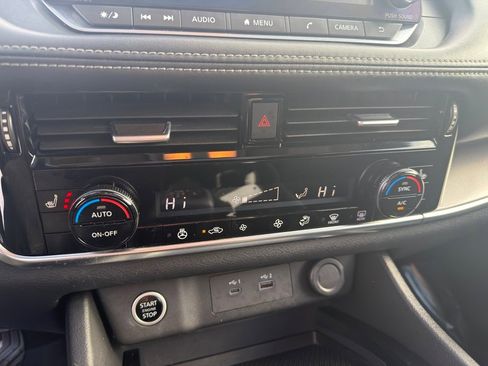 Used 2021 Nissan Rogue SV w/ Premium Package image 26