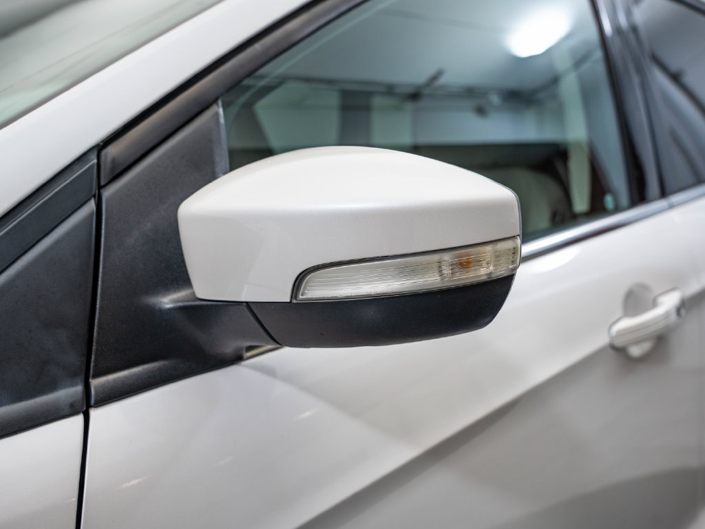 Used 2018 Ford Escape Titanium FWD image 16