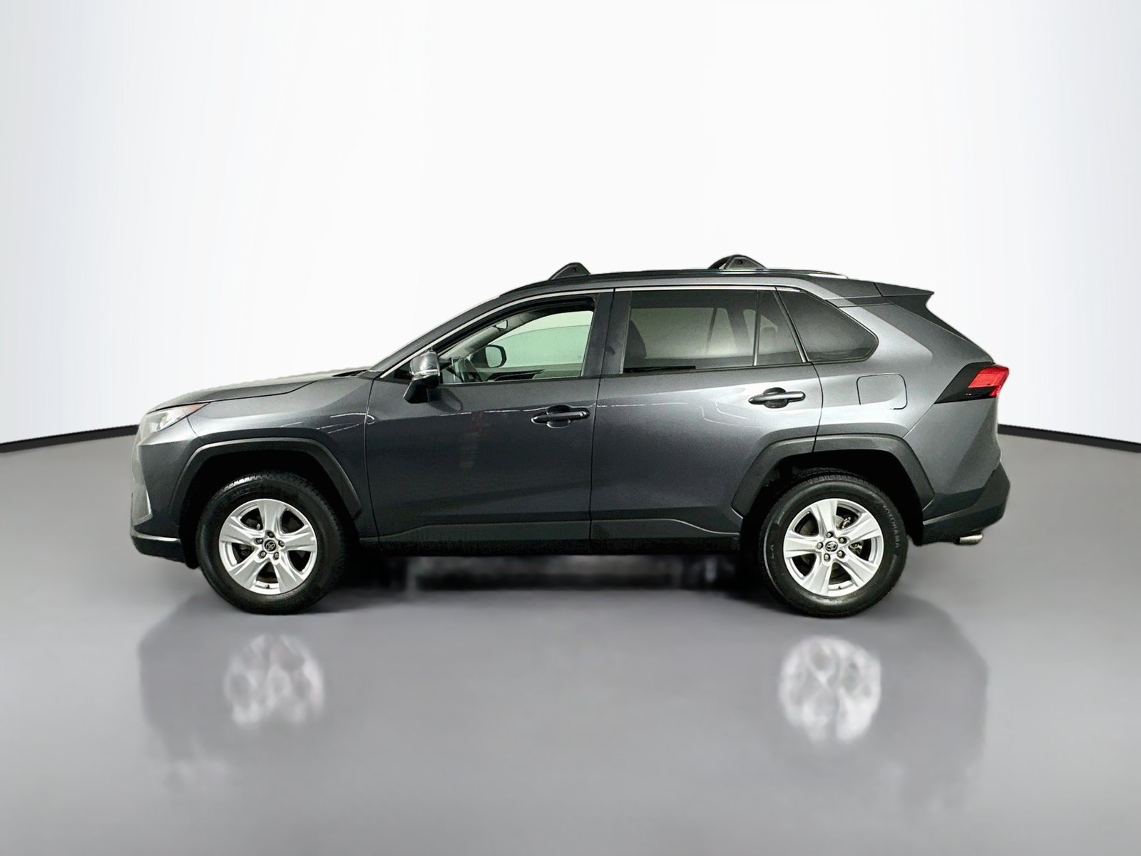 Certified 2021 Toyota RAV4 XLE w/ XLE Grade Weather Package AWD/4WD image 4