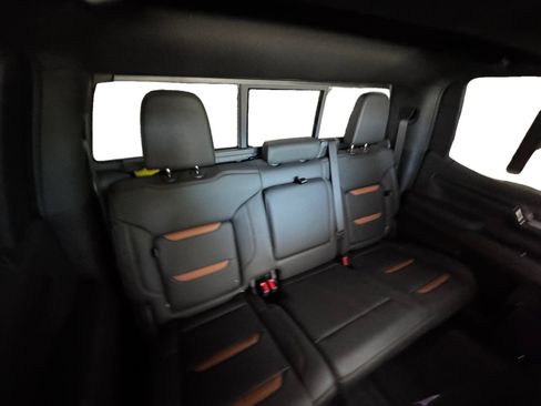 Used 2025 GMC Sierra 1500 AT4 w/ AT4 Premium Package AWD/4WD image 17