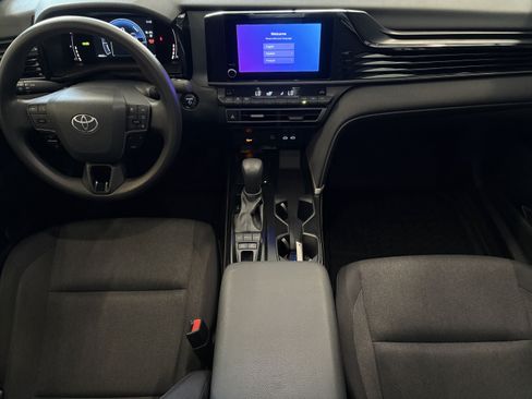 Used 2025 Toyota Camry LE FWD image 12