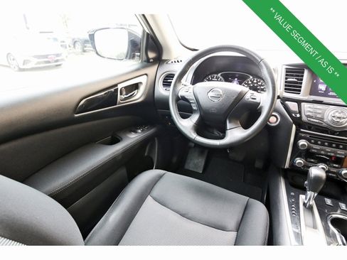 Used 2017 Nissan Pathfinder SV w/ SV Tech Package image 10