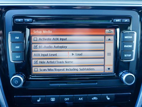 Used 2013 Volkswagen Passat 2.5 SE image 29