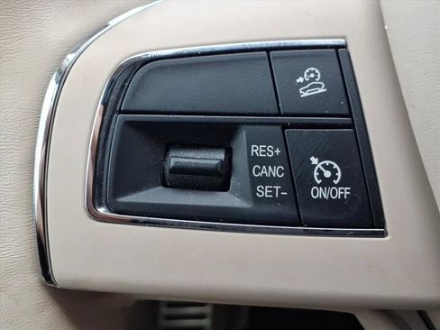 Used 2018 Maserati Levante GranLusso image 28