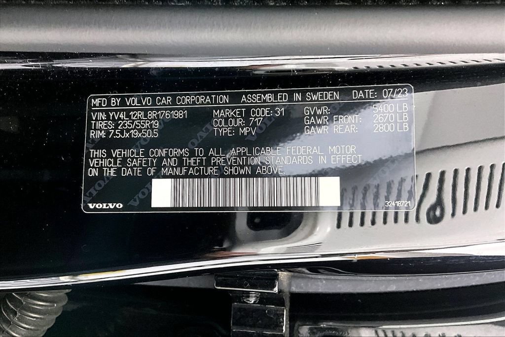 Used 2024 Volvo XC60 B5 Plus w/ Protection Package Premier AWD/4WD image 32