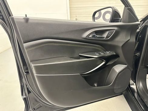 Used 2024 Chevrolet Trax LT w/ Driver Confidence Package FWD image 14
