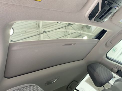Used 2025 Subaru Outback Premium AWD/4WD image 22