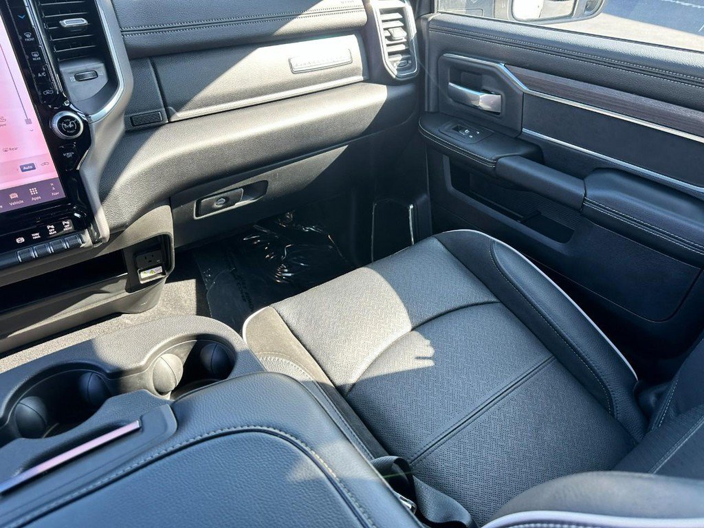 Used 2026 RAM 2500 Laramie AWD/4WD image 15