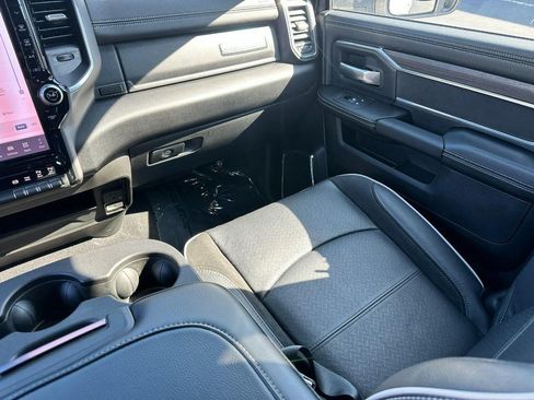 Used 2026 RAM 2500 Laramie AWD/4WD image 15