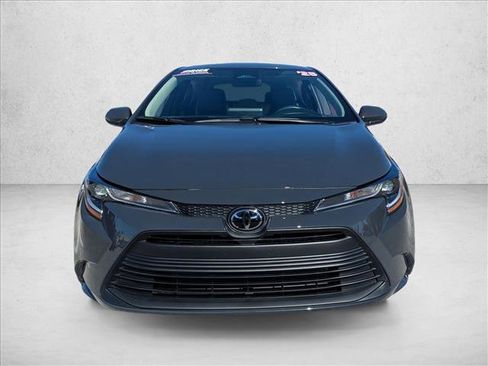Used 2025 Toyota Corolla LE image 2