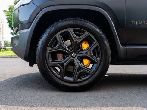 Used 2024 Rivian R1S Adventure AWD/4WD image 7