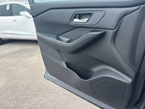 Certified 2026 Nissan Rogue SV AWD/4WD image 13