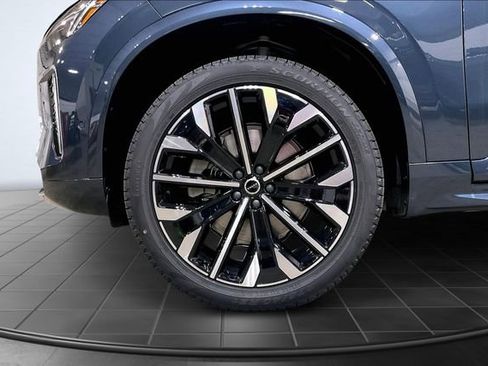 New 2026 Volvo XC90 B5 Plus AWD/4WD image 14