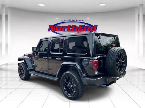 Used 2024 Jeep Wrangler Unlimited Sahara w/ Technology Group AWD/4WD image 5