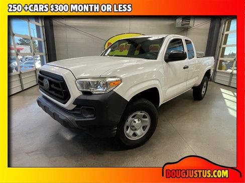 Used 2020 Toyota Tacoma SR image 1