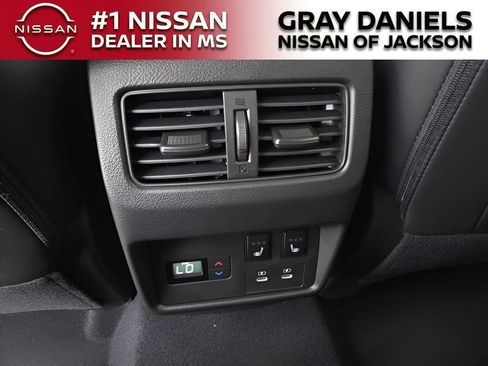 New 2026 Nissan Rogue Platinum w/ Platinum Premium Package image 17