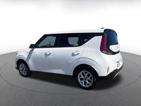 Used 2025 Kia Soul LX w/ LX Technology Package image 10
