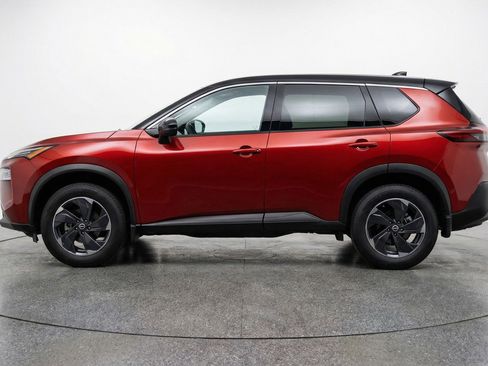 Used 2025 Nissan Rogue SV AWD/4WD image 5