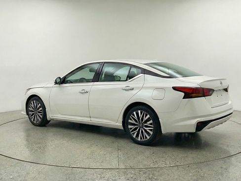 Used 2025 Nissan Altima 2.5 SV image 6