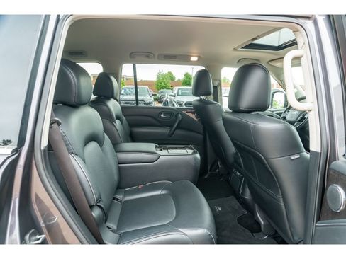 Used 2024 INFINITI QX80 Luxe AWD/4WD image 19