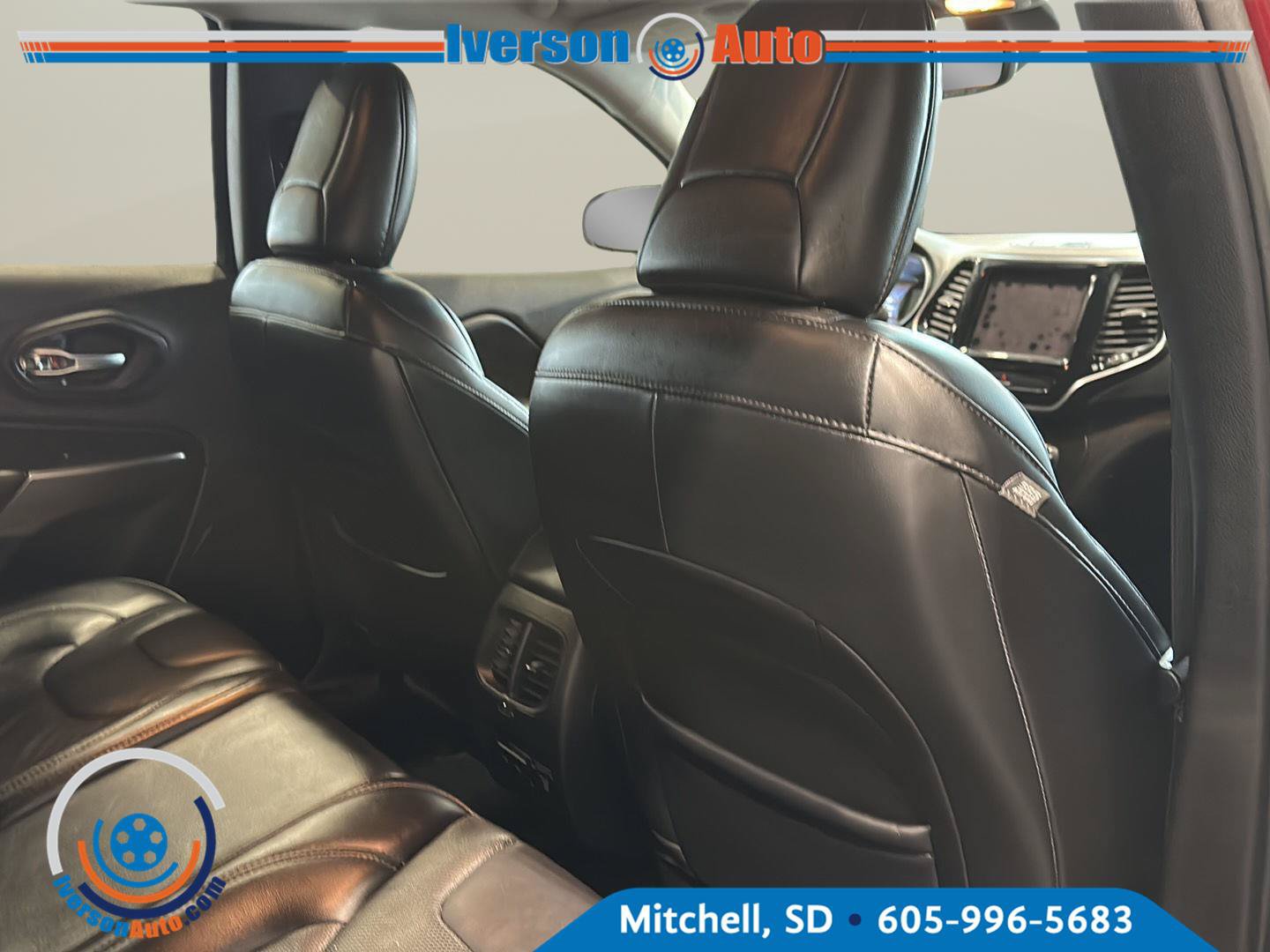 Used 2019 Jeep Cherokee Limited AWD/4WD image 29