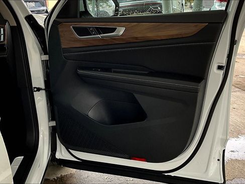 New 2026 Volkswagen Atlas SE image 28