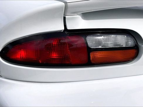 Used 2000 Chevrolet Camaro Z28 w/ SS Performance/Appearance Pkg image 17