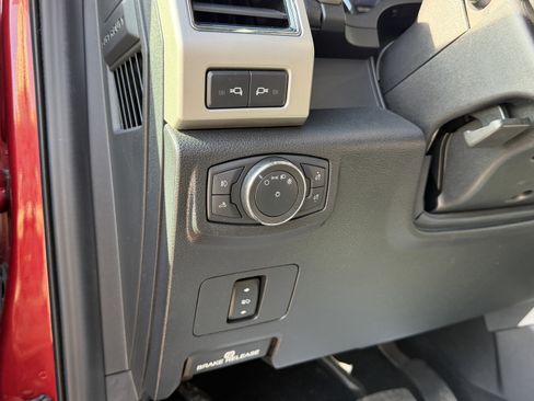 Used 2020 Ford F350 Lariat w/ Chrome Package AWD/4WD image 19