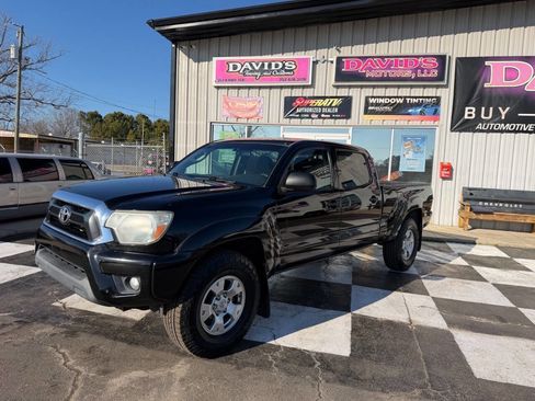 Used 2014 Toyota Tacoma 4x4 Double Cab image 2