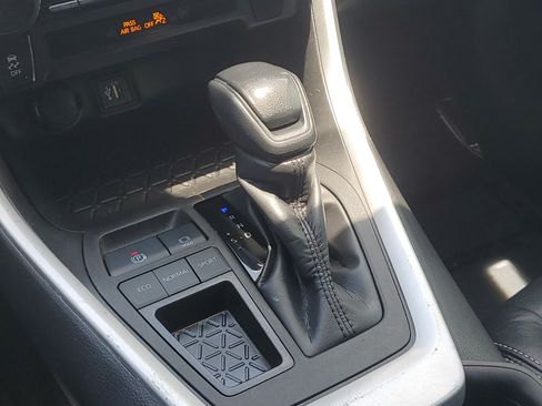 Certified 2023 Toyota RAV4 LE FWD image 31