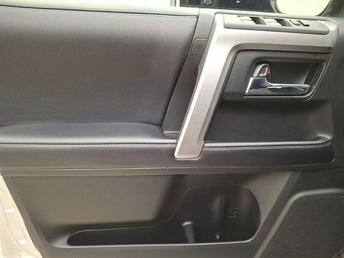 Used 2019 Toyota 4Runner SR5 image 10