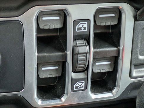 Used 2025 Jeep Wrangler Unlimited Sahara w/ Safety Group AWD/4WD image 26