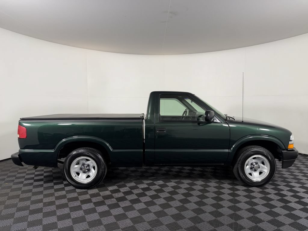 Used 2003 Chevrolet S10 Pickup 2WD Regular Cab image 4