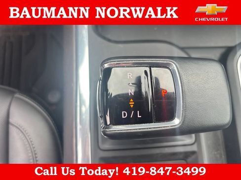 Used 2023 GMC Sierra 1500 SLT w/ SLT Premium Package AWD/4WD image 35
