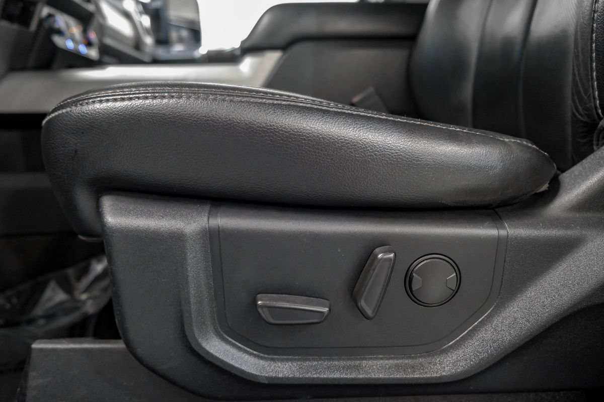 Used 2020 Ford F250 Lariat w/ Lariat Ultimate Package AWD/4WD image 32
