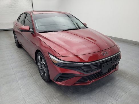 Used 2024 Hyundai Elantra Limited image 13