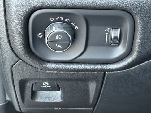 Used 2023 RAM 1500 Big Horn AWD/4WD image 33
