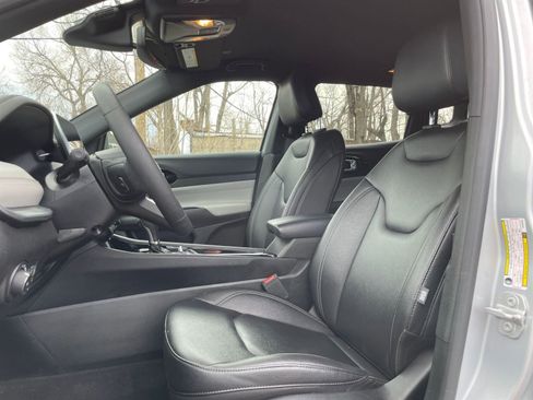 Used 2025 Jeep Compass Limited image 28