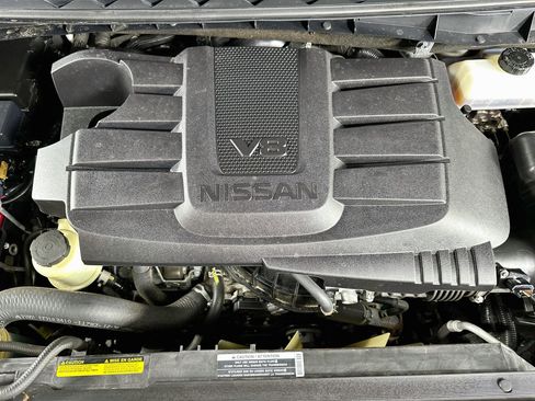Used 2021 Nissan Titan SL w/ Moonroof Package AWD/4WD image 33