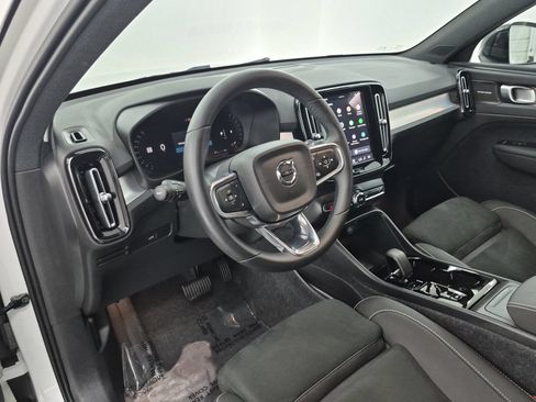Used 2026 Volvo XC40 B5 Ultra AWD/4WD image 4