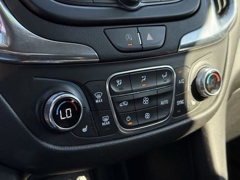 Used 2023 Chevrolet Equinox LT image 26