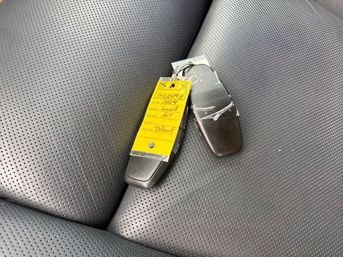 Used 2024 Lucid Air Touring image 33