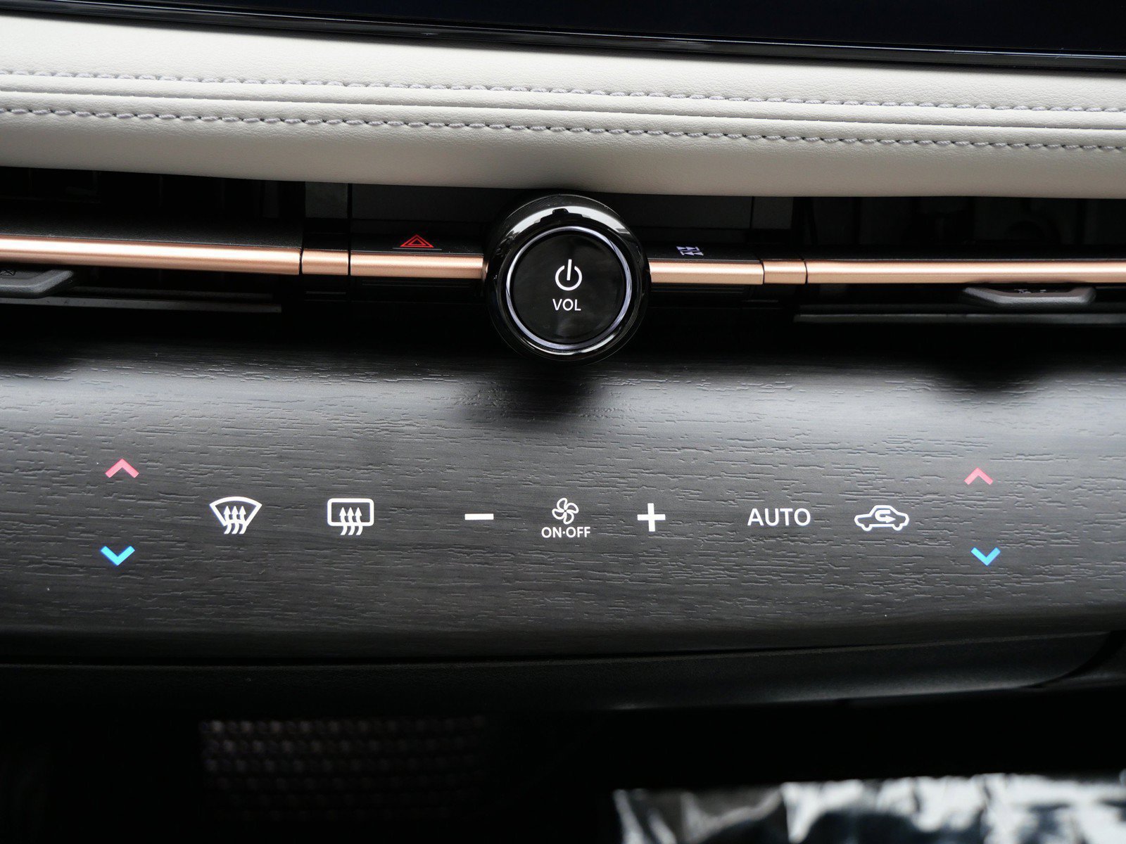 Certified 2024 Nissan Ariya AWD image 21