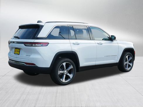 New 2025 Jeep Grand Cherokee Limited w/ Luxury Tech Group II image 7